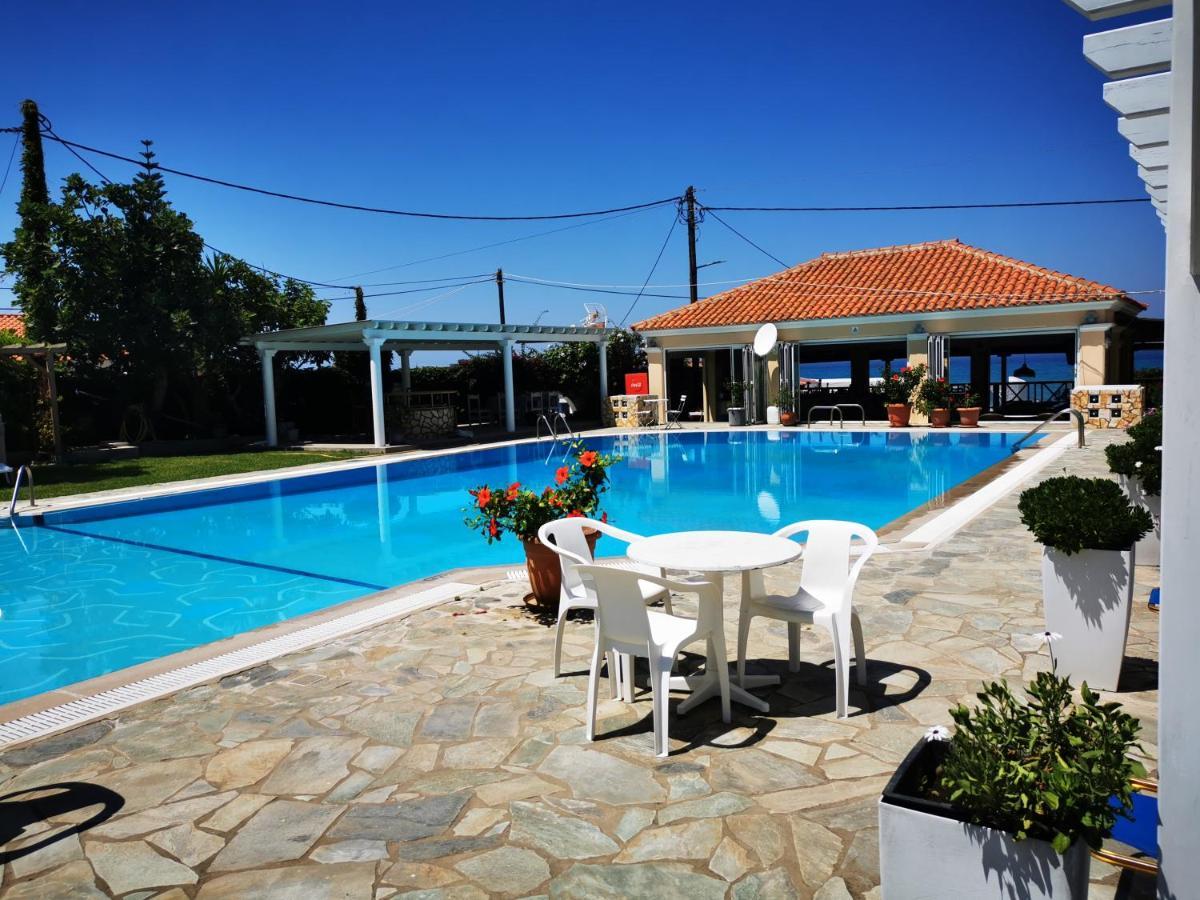 Nafsika Hotel Agios Stefanos Avliotes  Exteriör bild